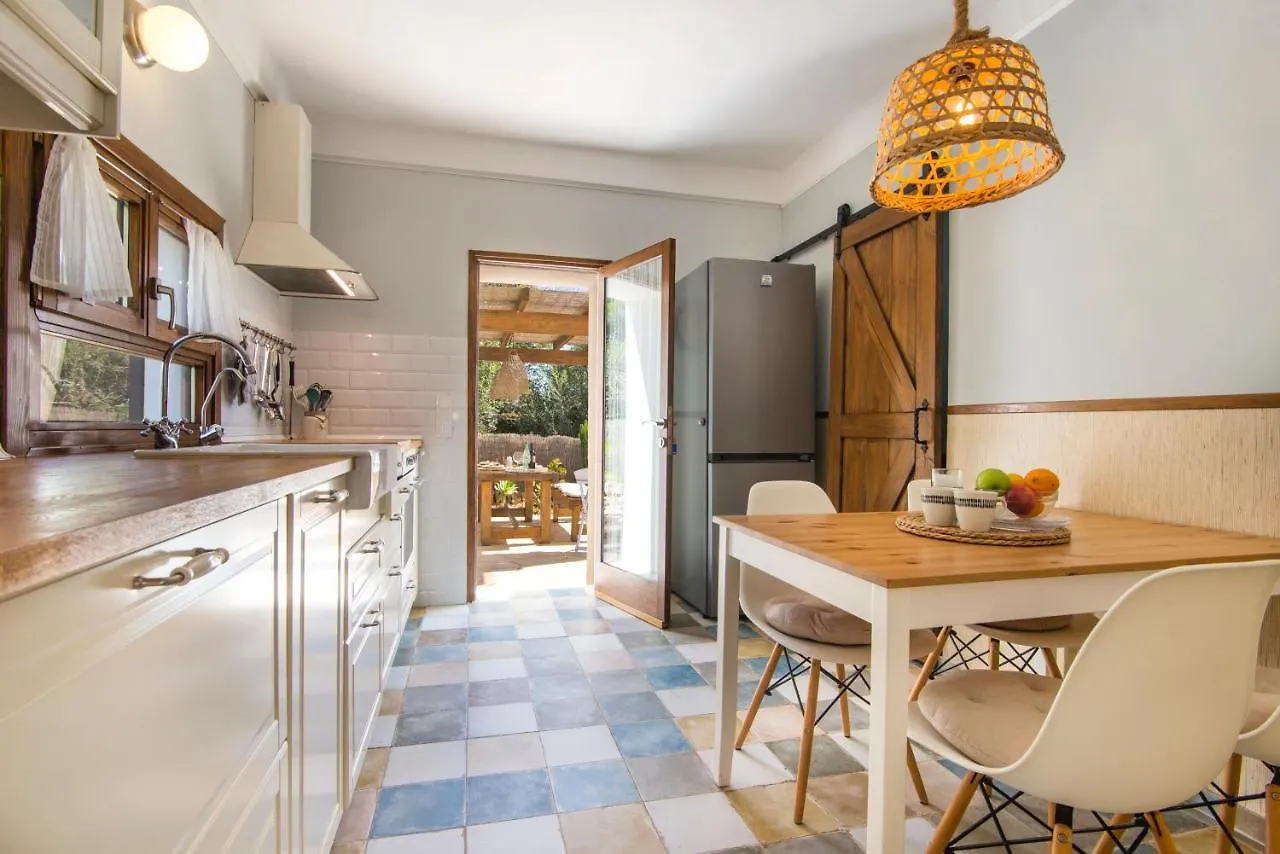 Casa Azul Stylish Beach House For 4 Adults And 1 Child In Cala Llombards 0*,  ספרד