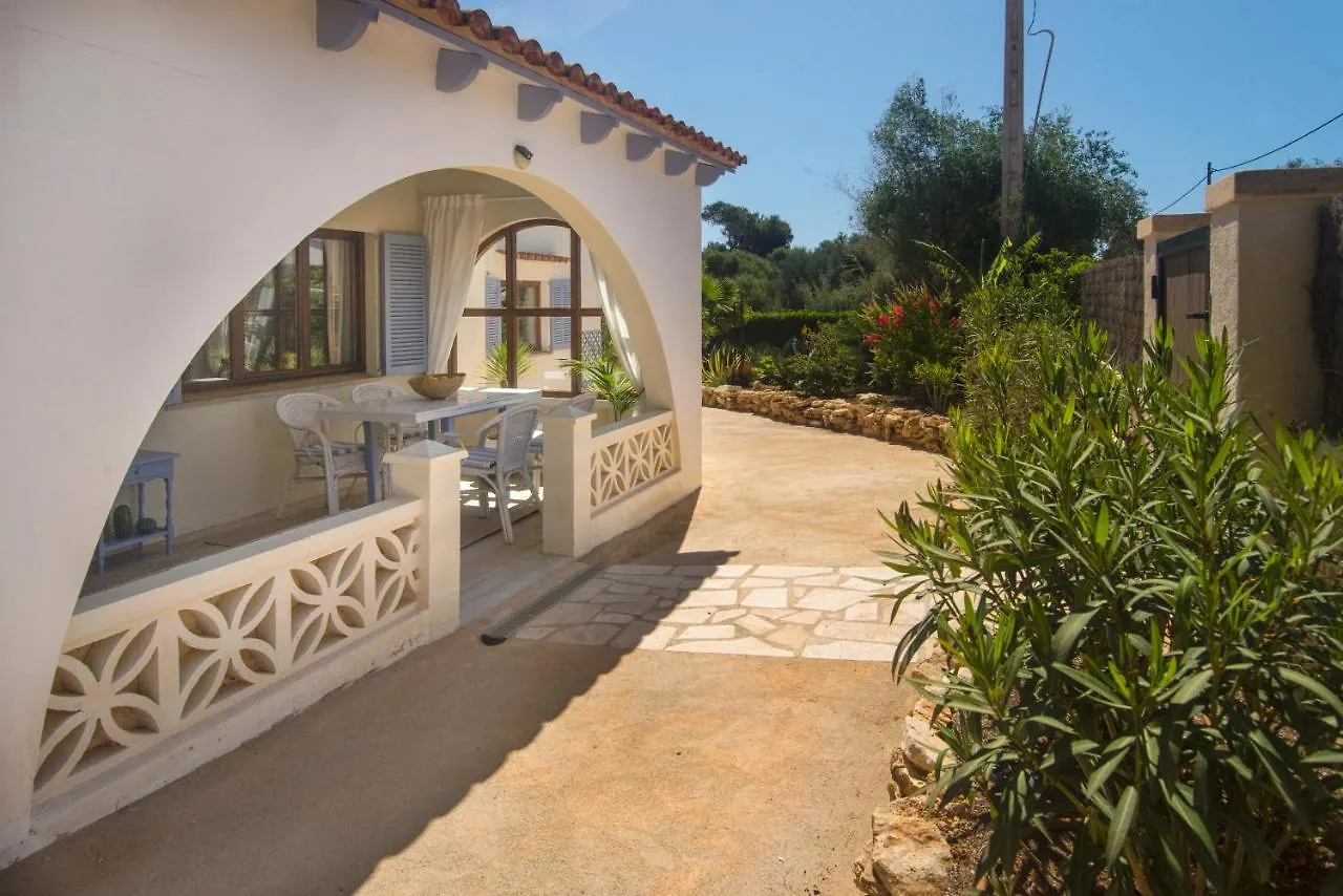 Holiday home Casa Azul Stylish Beach House For 4 Adults And 1 Child In Cala Llombards