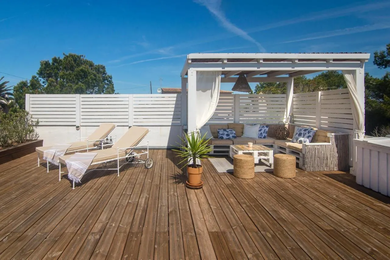 Casa Azul Stylish Beach House For 4 Adults And 1 Child In Cala Llombards 0*,