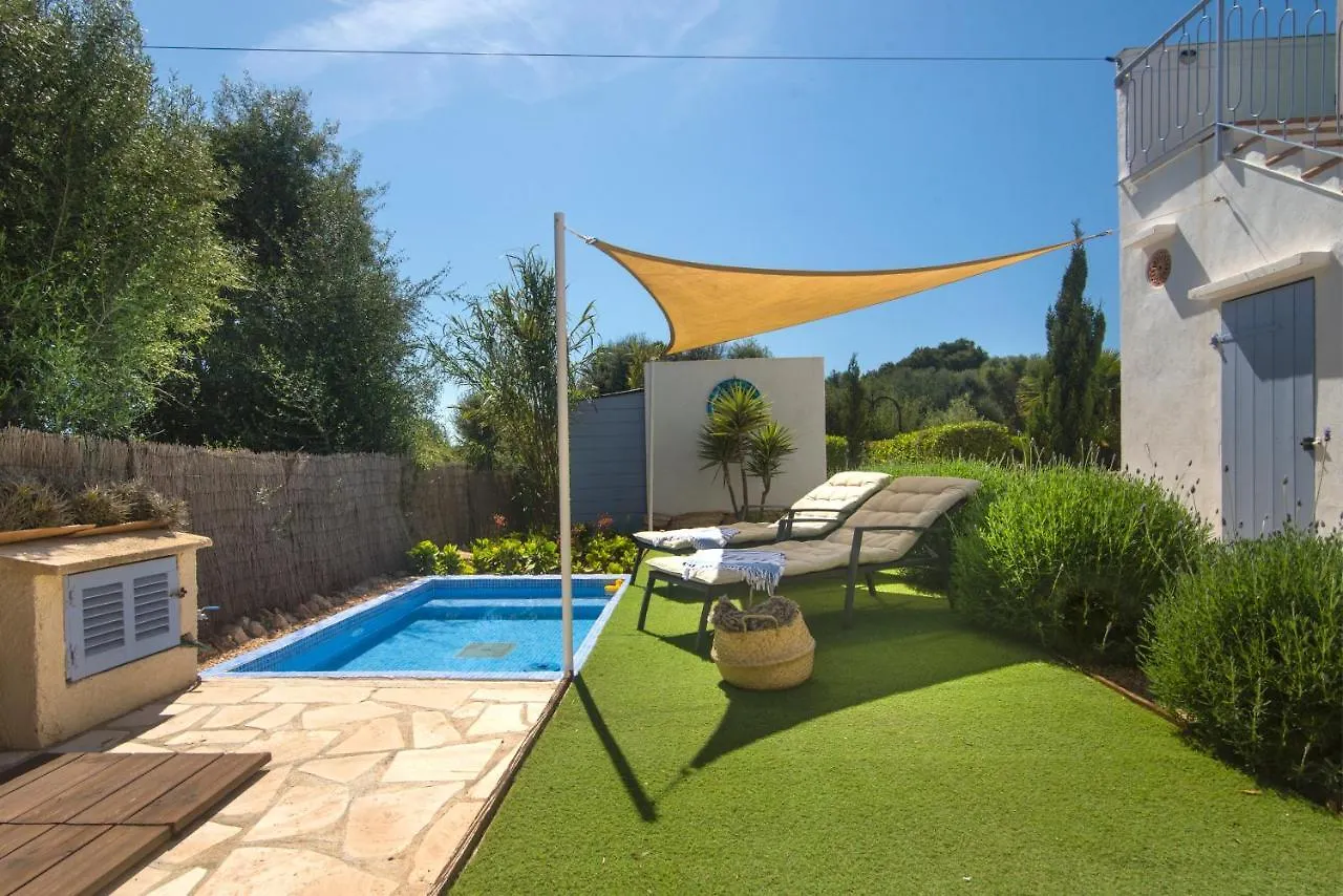Casa Azul Stylish Beach House For 4 Adults And 1 Child In Cala Llombards Holiday home